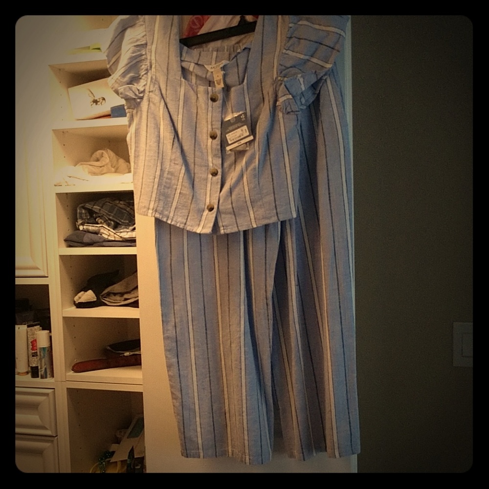 Matching crop top and pants